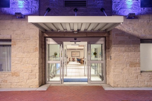 Holiday Inn Express & Suites Manhattan image 38